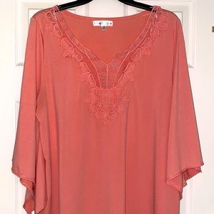 Stem Vine 3/4 Sleeve Coral Top